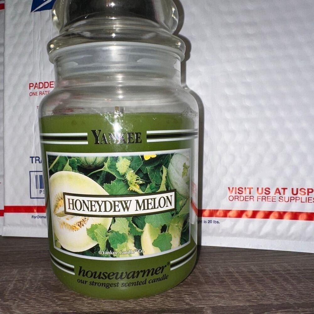 Yankee Candle Housewarmer Honeydew Melon 22oz Large Jar Single Wick Scented‎